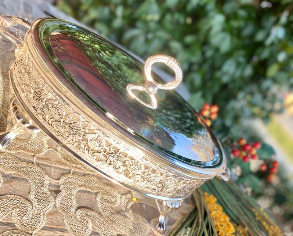 Iron Gümüş Oval Masa Servisi